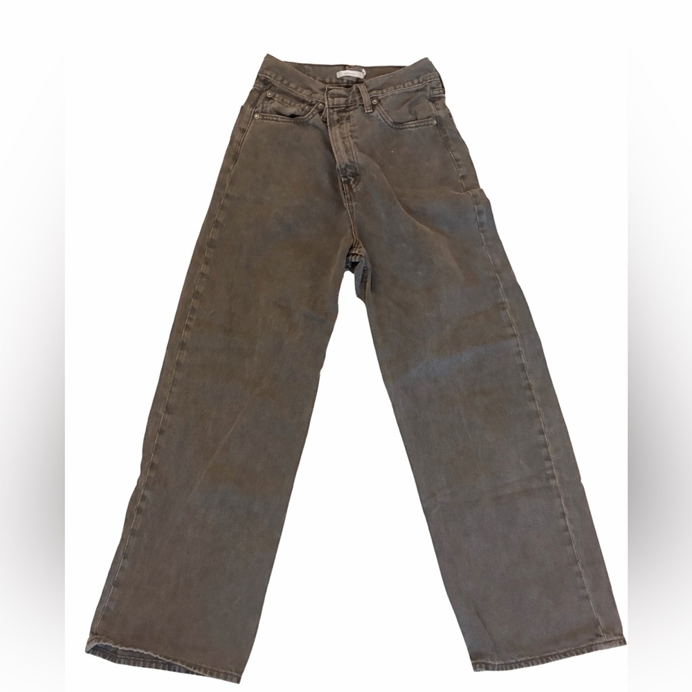 Gray Wide-Leg Levis jeans
